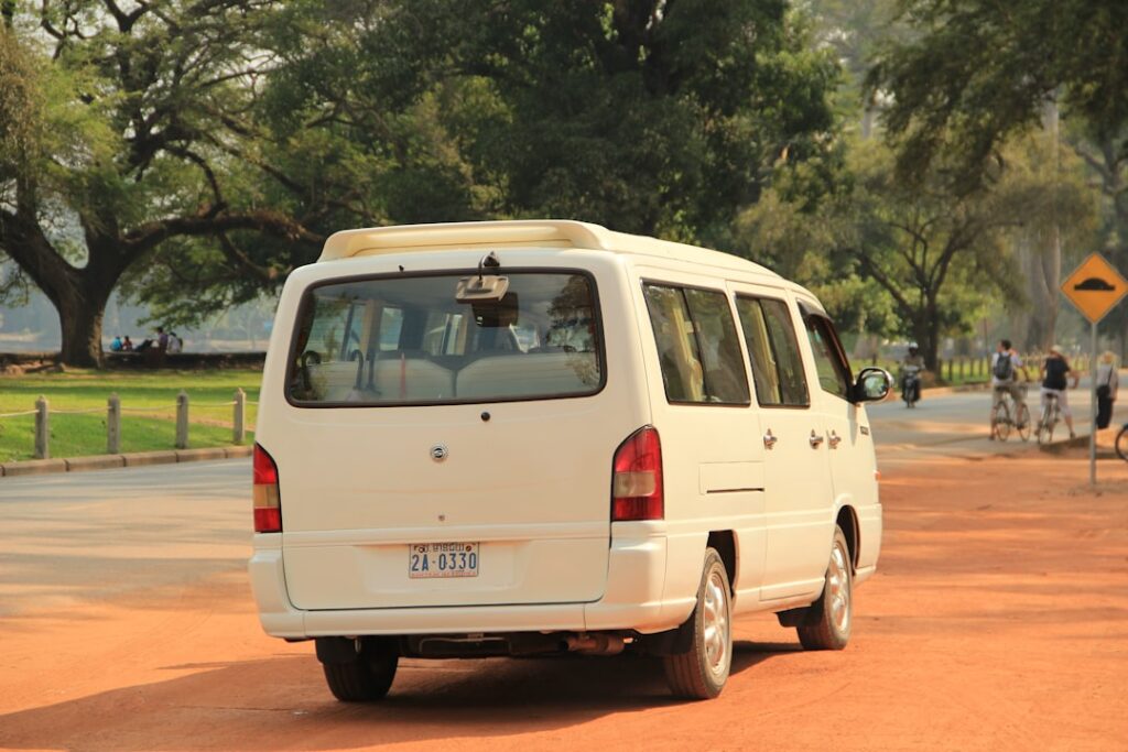 18 Seater Van chauffeur vehicle — Jumppy Transport